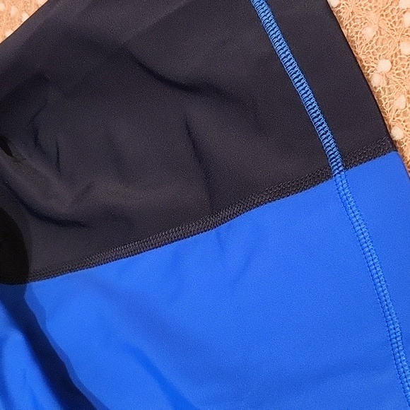 Land's End Rash Guard - Picture 4 of 9